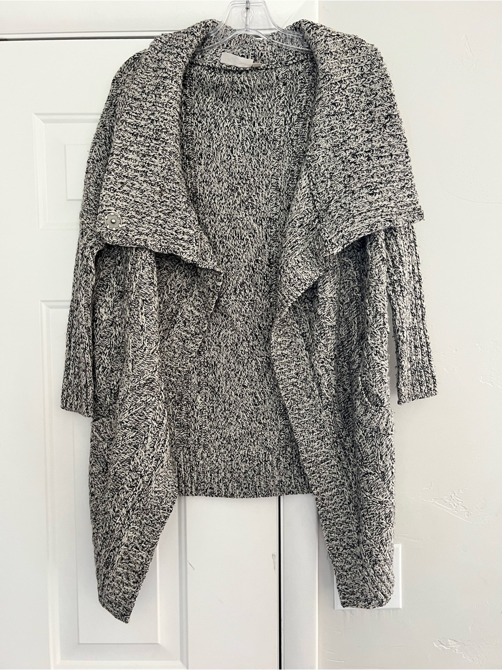 RD Style Marled Black and White Open-Front Cardigan